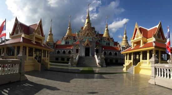 Phra Mahathat Chedi Pakdee Prakas