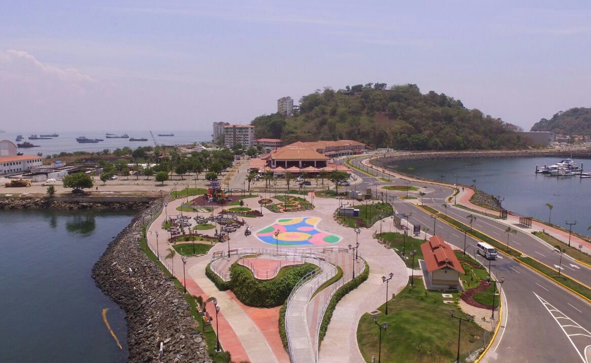 Amador Causeway (Calzada de Amador)