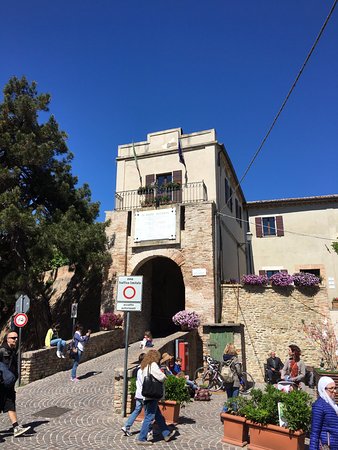 Castello di Fiorenzuola di Focara