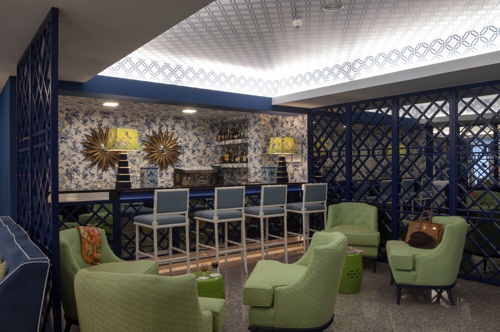 Fatima lounge bar
