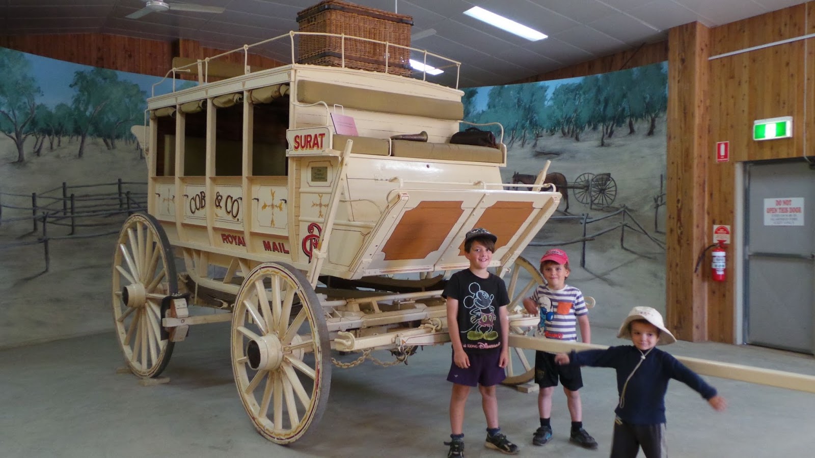 Wagon Wheel Cafe and Double L Saloon