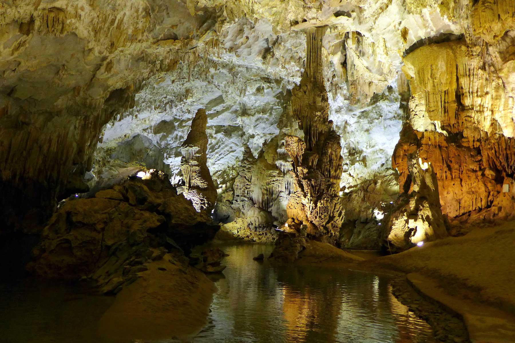 Nha Nhung Cave