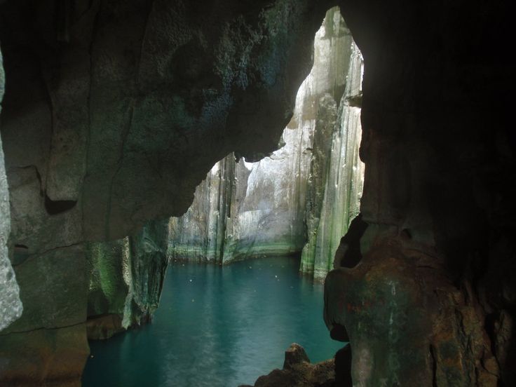 Sawa-I-Lau Caves