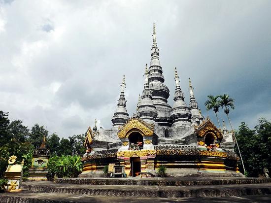 Manfeilong Pagoda