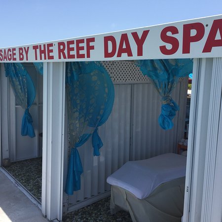 Massage By The Reef Outdoor Day Spa