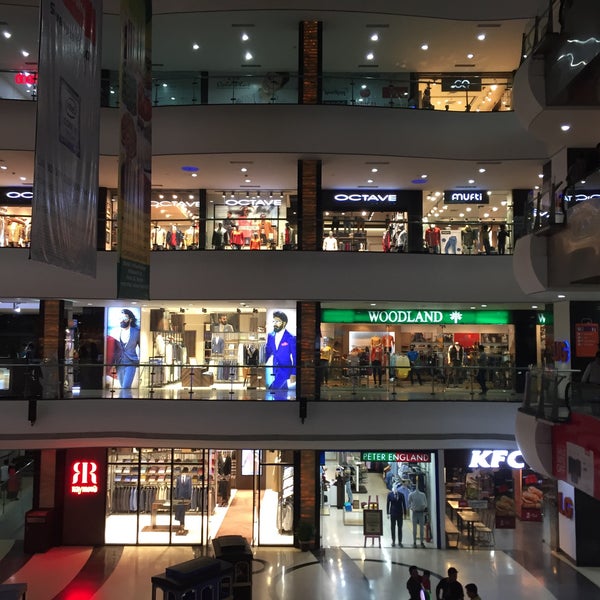West End Mall