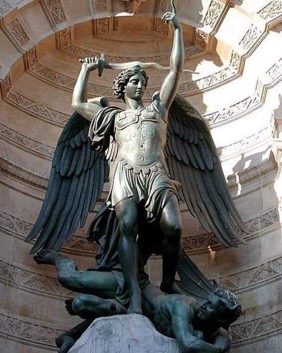 Statue de l'Archange Saint-Michel