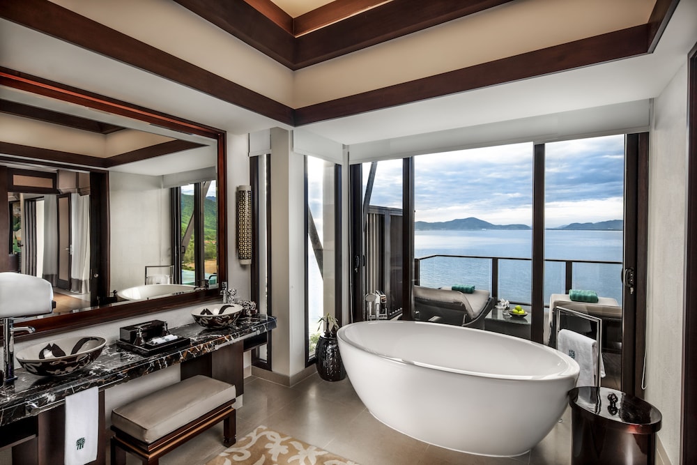 Banyan Tree Spa Lang Co