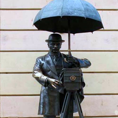 Monument to the Photographer