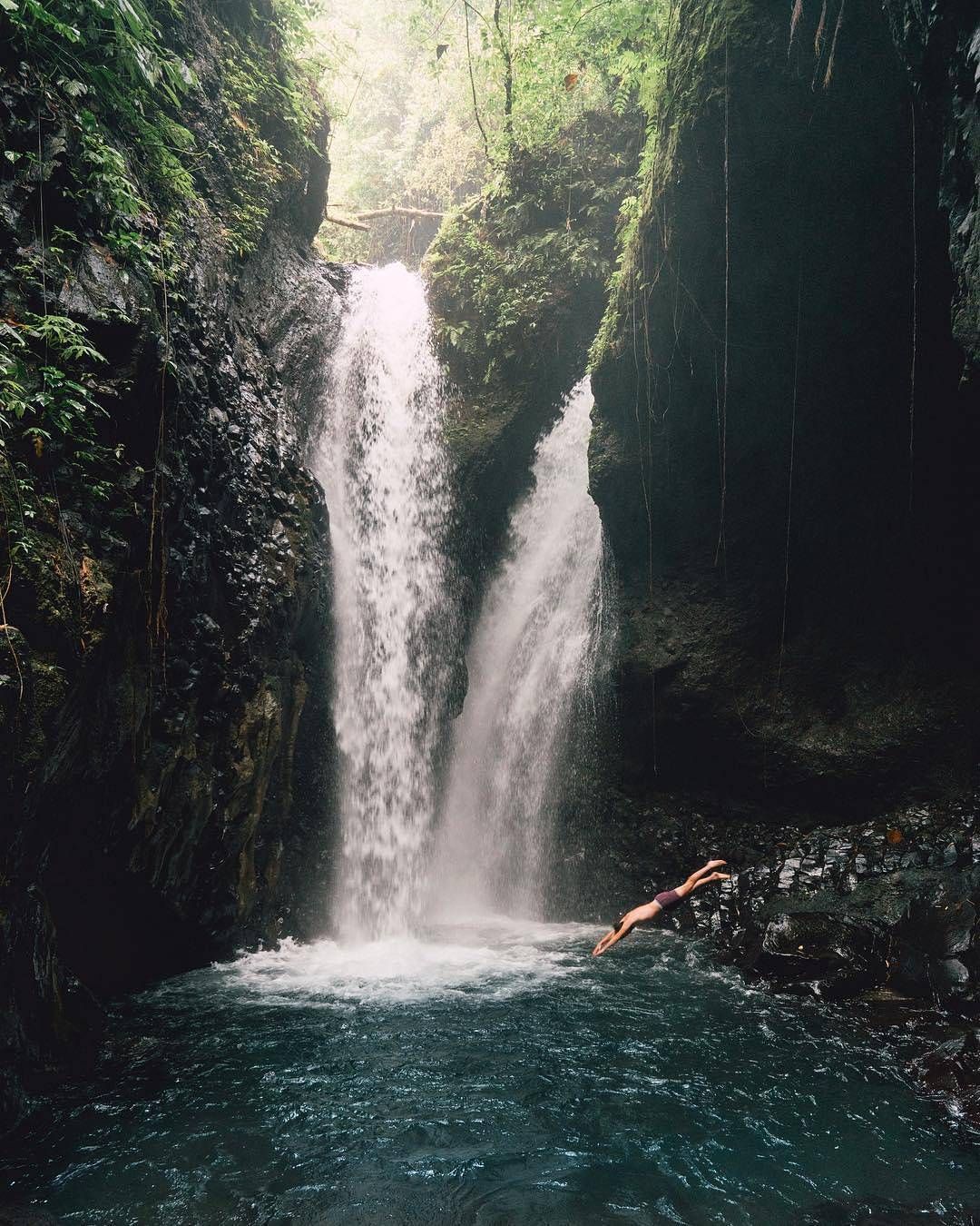 Baishuichong Waterfall