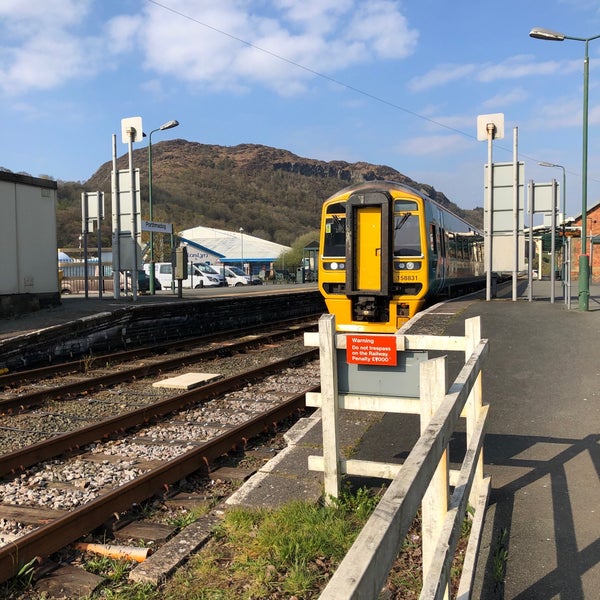 Porthmadog Railway Station