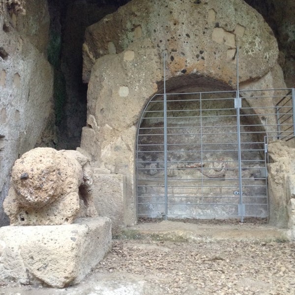 Tomba Dei Demoni Alati