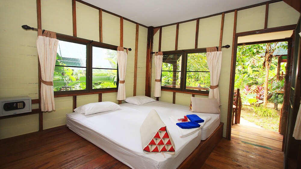 Aonang Snake House