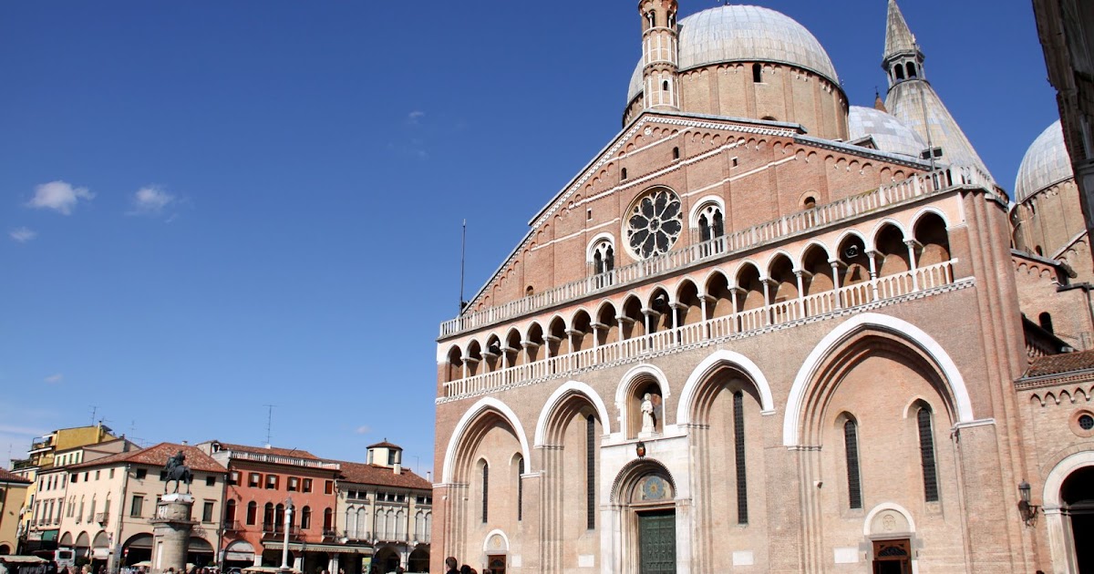 IAT Ufficio Informazioni Turistiche Piazza del Santo