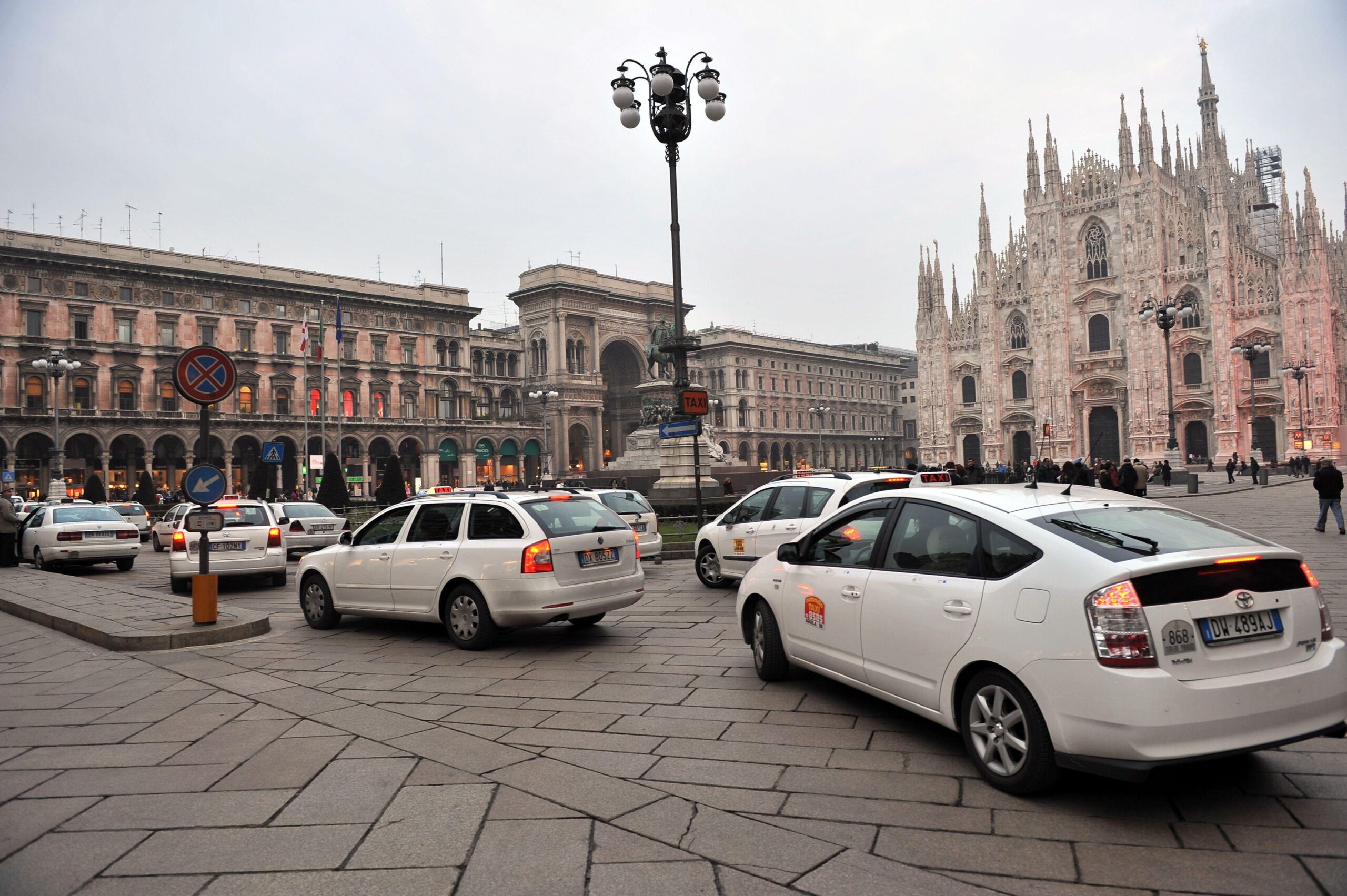 Milano Taxi Cab Viaggi
