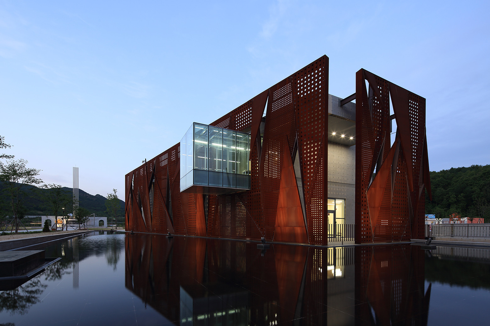 Land & Housing Museum