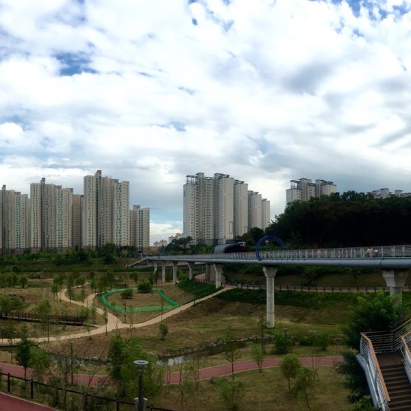Unjeong Lake Park