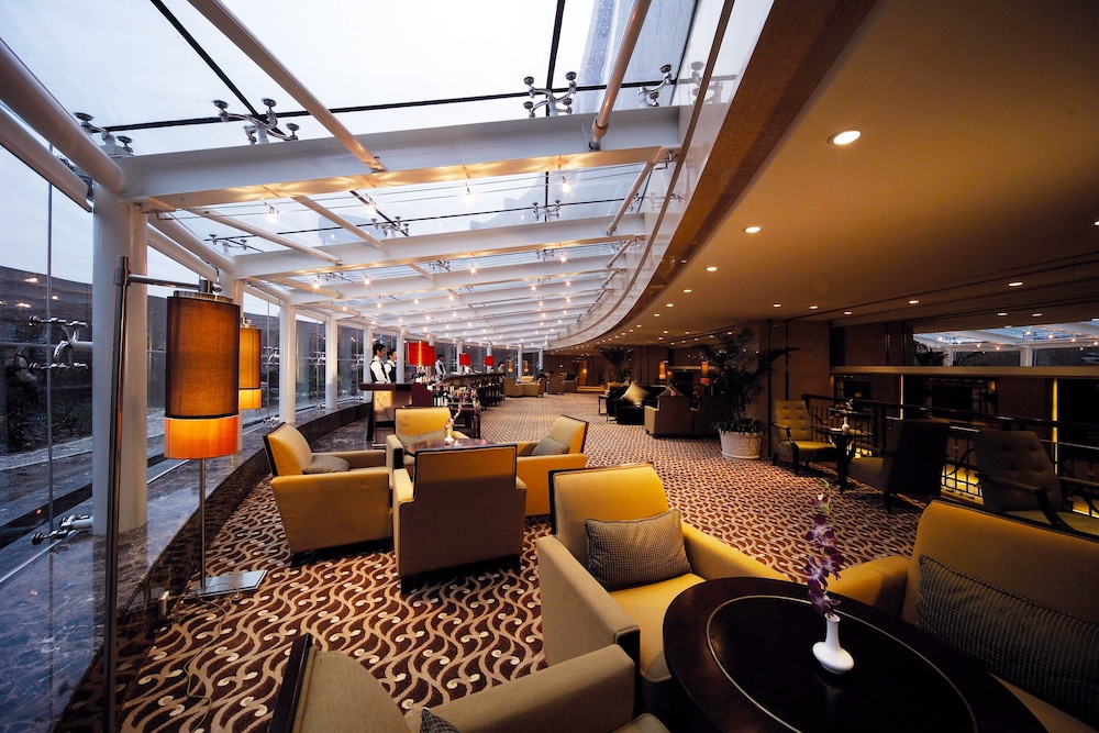 Aurora Cocktail Lounge