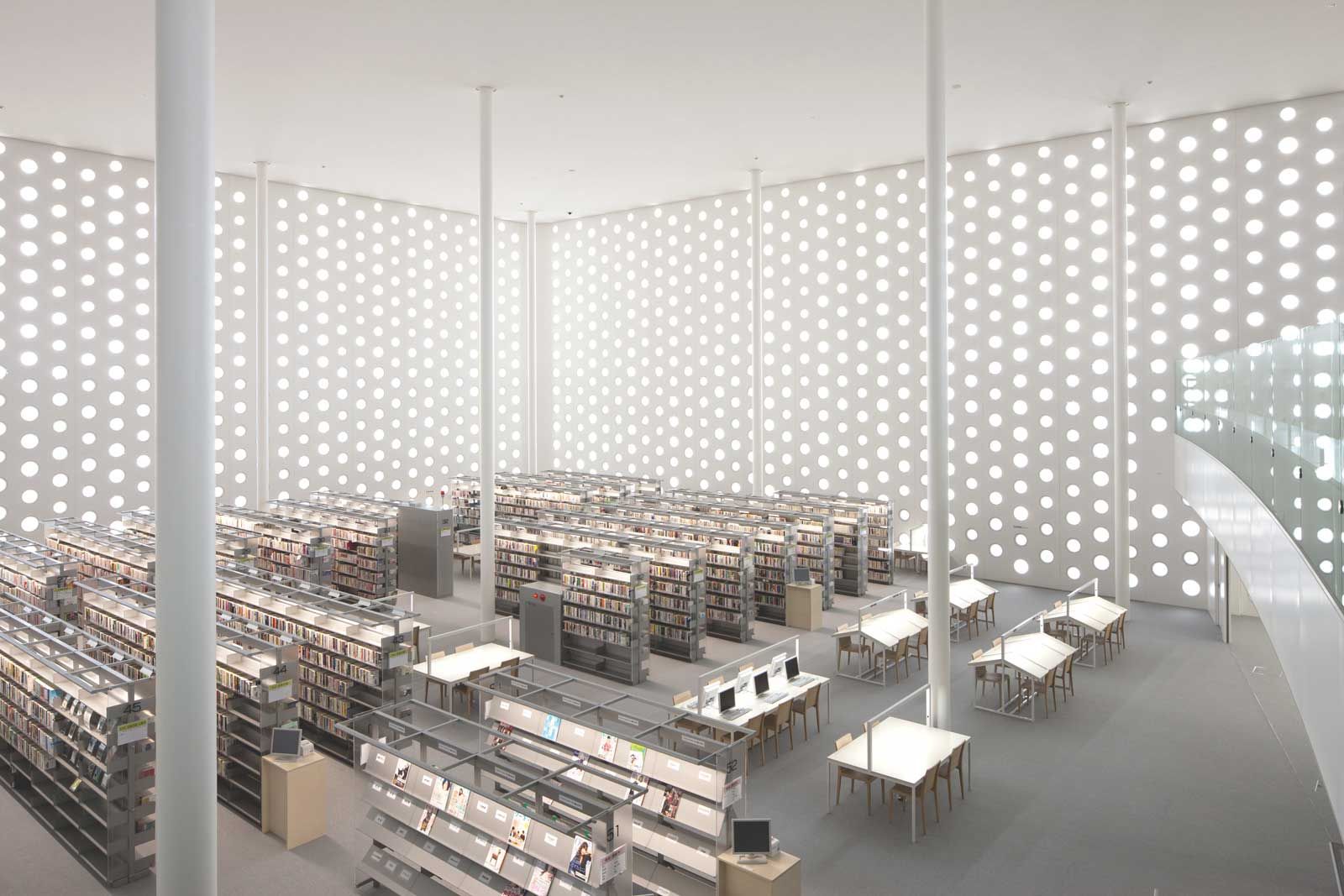 Kanazawa Umimirai Library