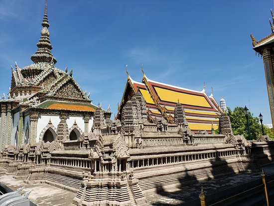 Mini Angkor Wat