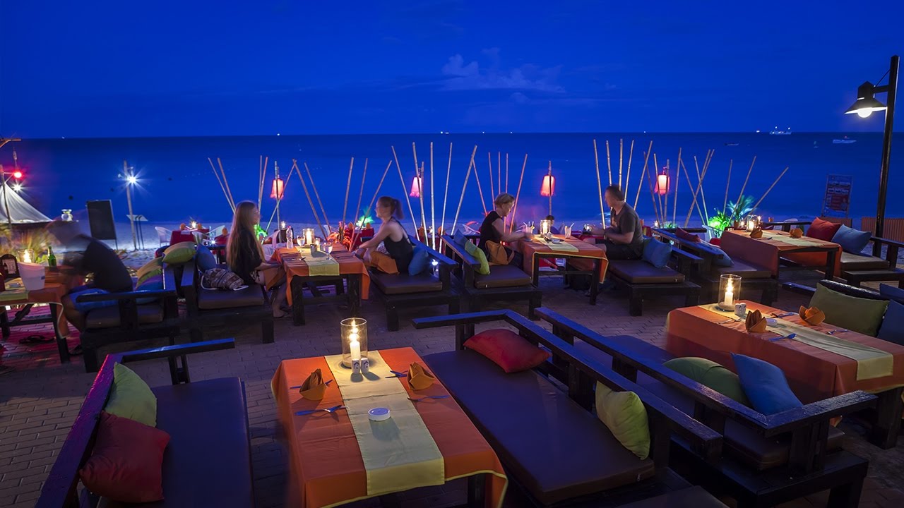 Lipsmackers Beach Bar