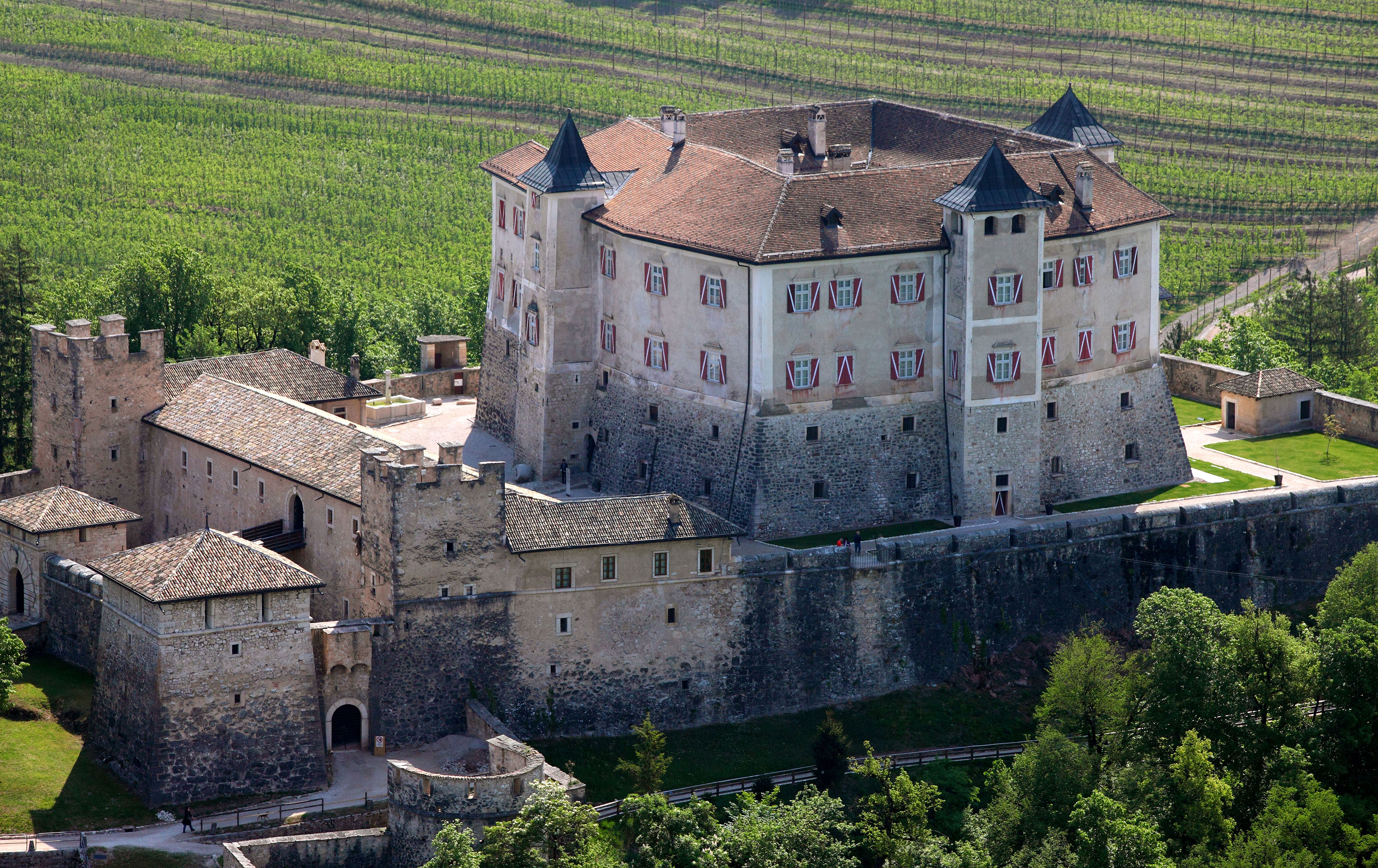 Castel Sichelburg