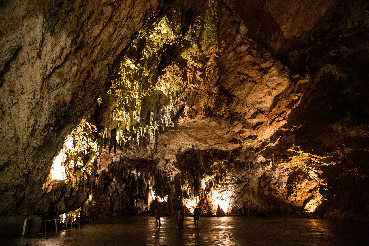 Mizunashi Limestone Cave