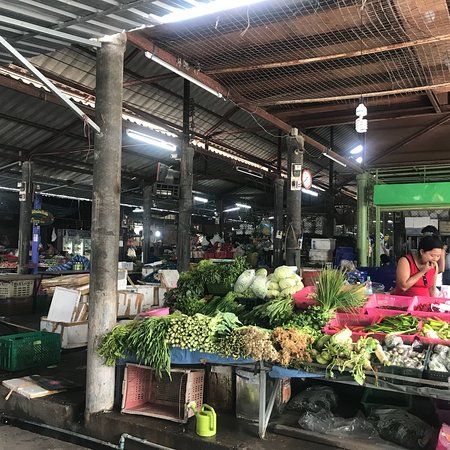 Laem Din Market