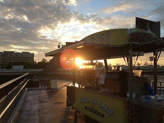 Cafe on the Goodwill Bridge