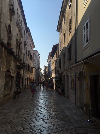 Decumanus Street