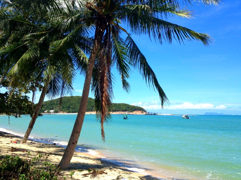 Lipa Noi Beach