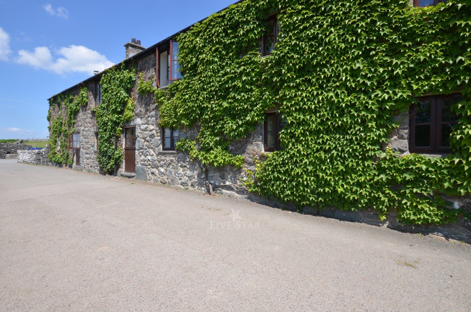 Ty Crwn (Round House)