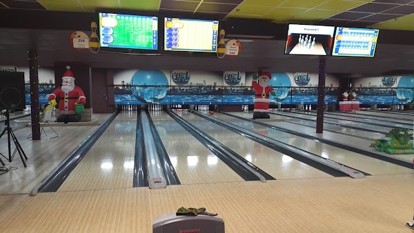 Golden Strike Club