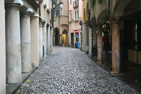 Antico quartiere Ebraico - Claustro della Giudecca