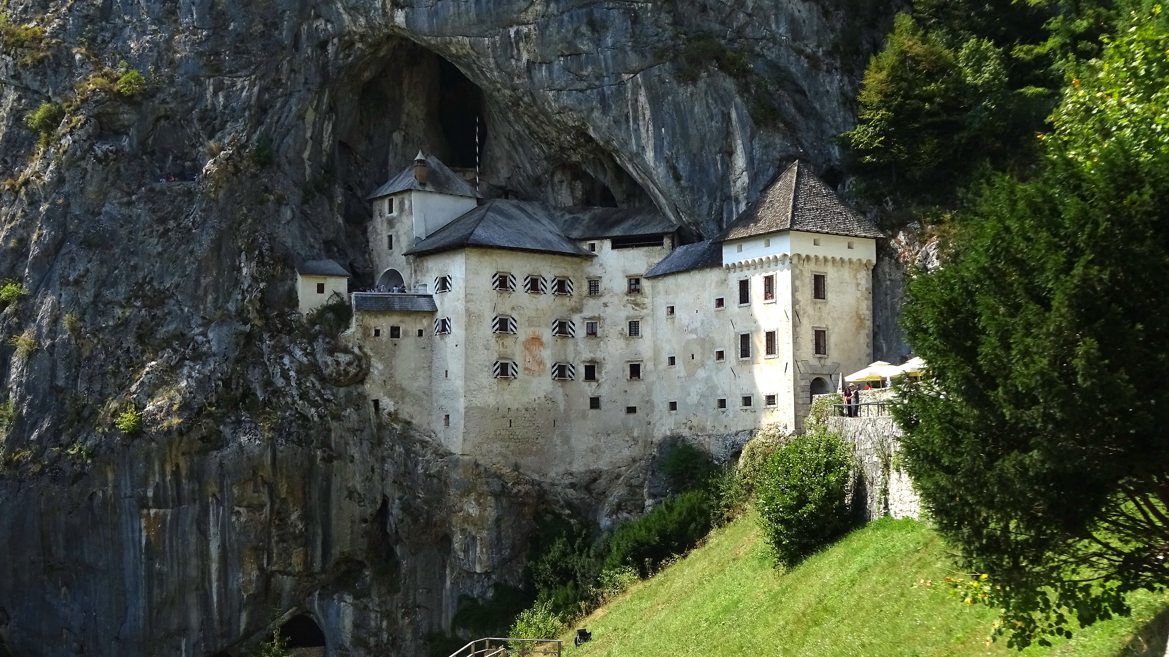 Predjama Castle