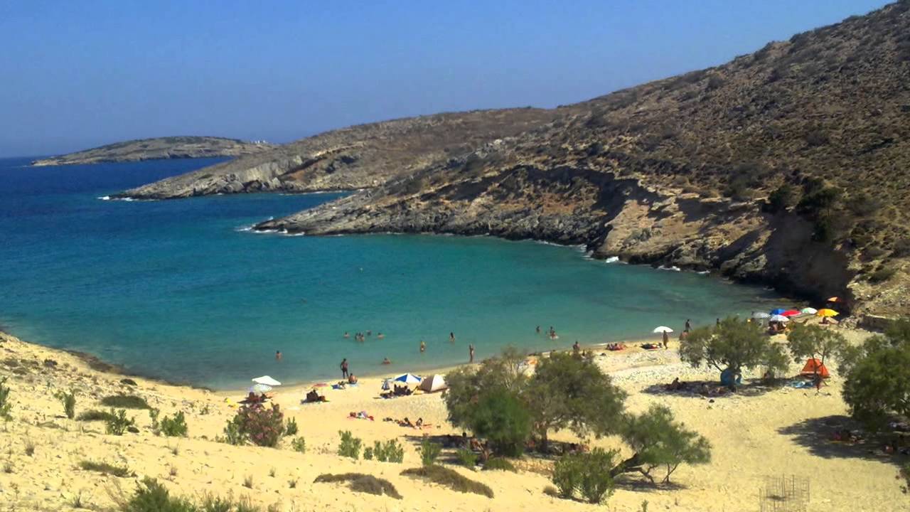 Karvounolakos Beach