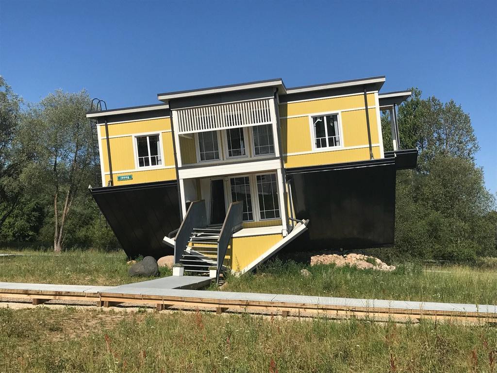 Tagurpidi Maja