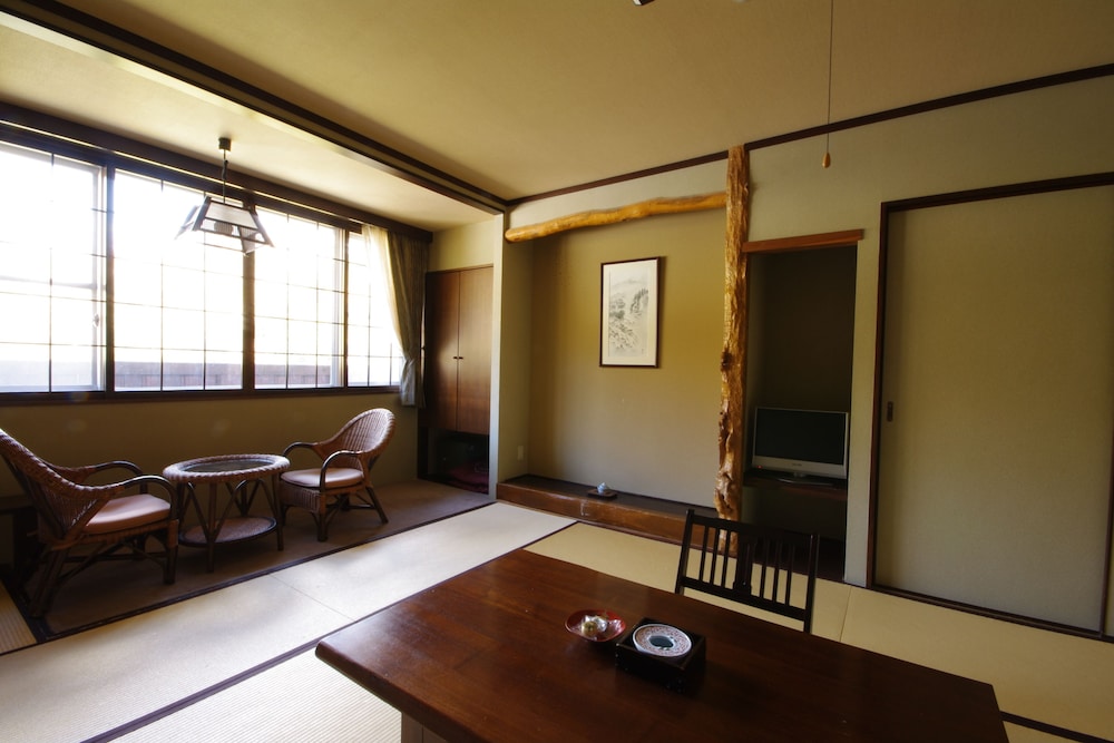 Sugatami no Ike Lake