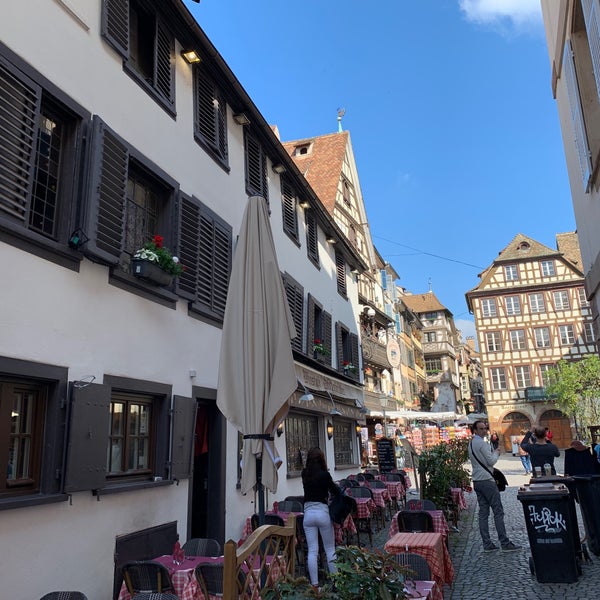 Place du Marche aux Cochons de Lait