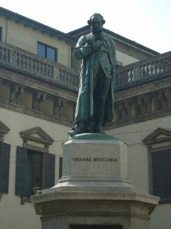 Monumento a Giambattista Beccaria