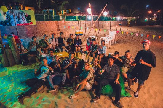 Line Up Bar - Mui Ne Beach Club & Restaurant
