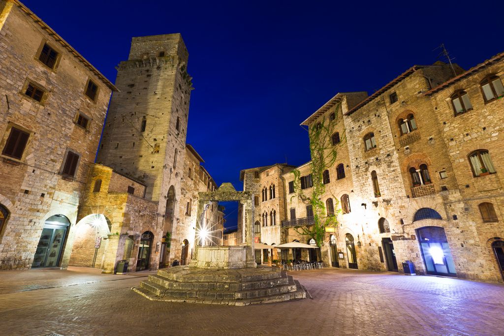 Piazza della Cisterna