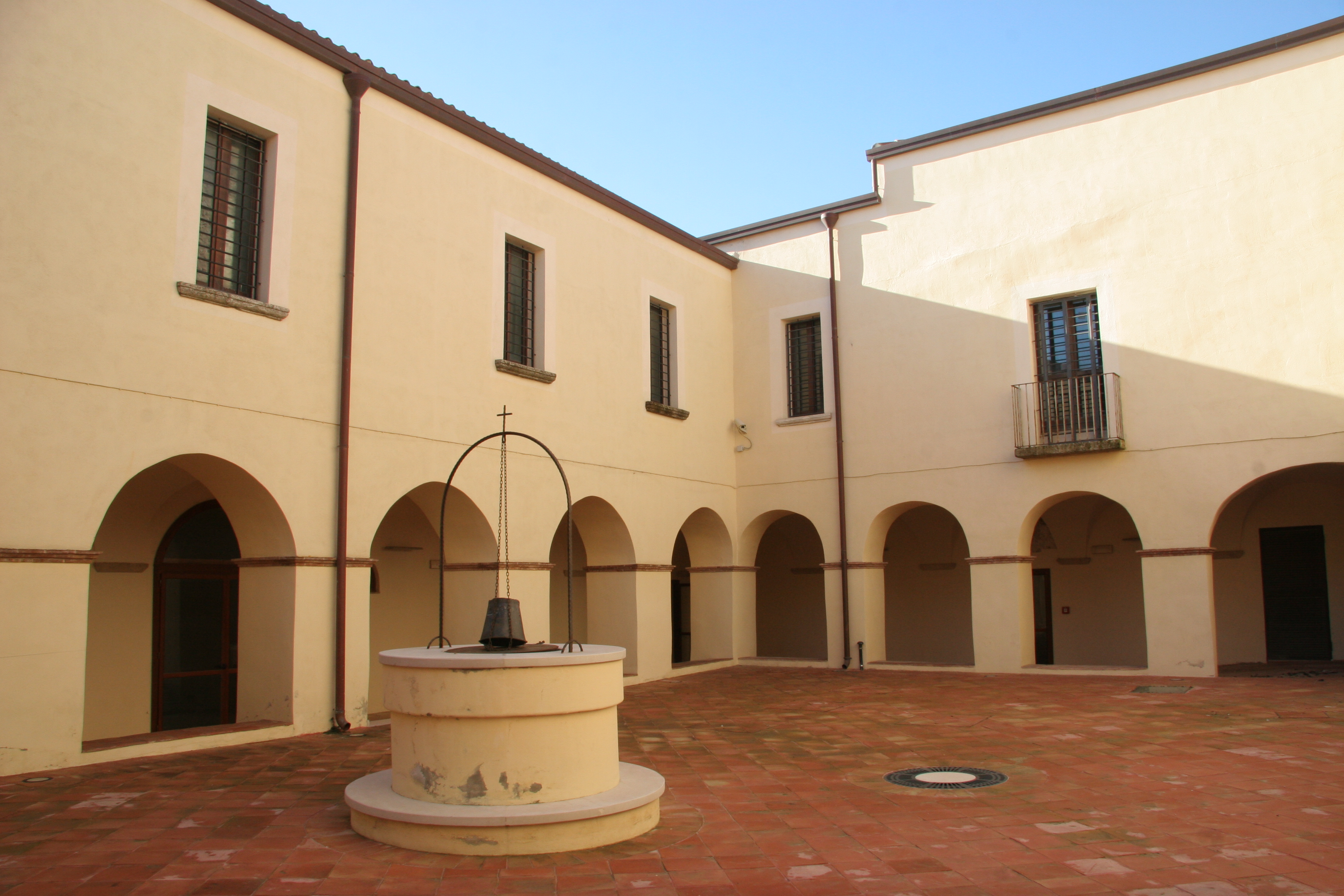 Palazzo di Citta (Ex Convento San Francesco d'Assisi)