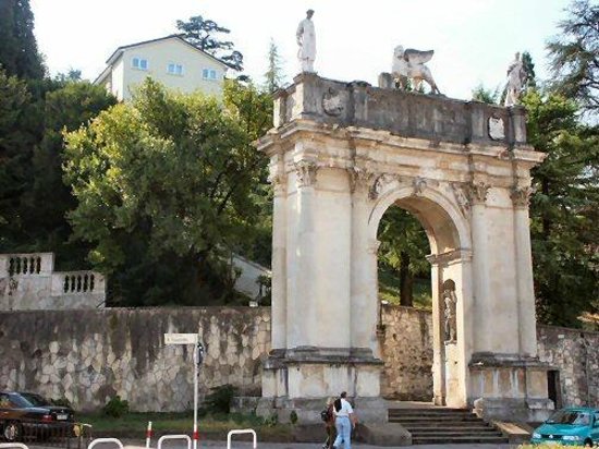 Arco delle Scalette