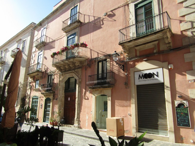 Silk in Ortigia