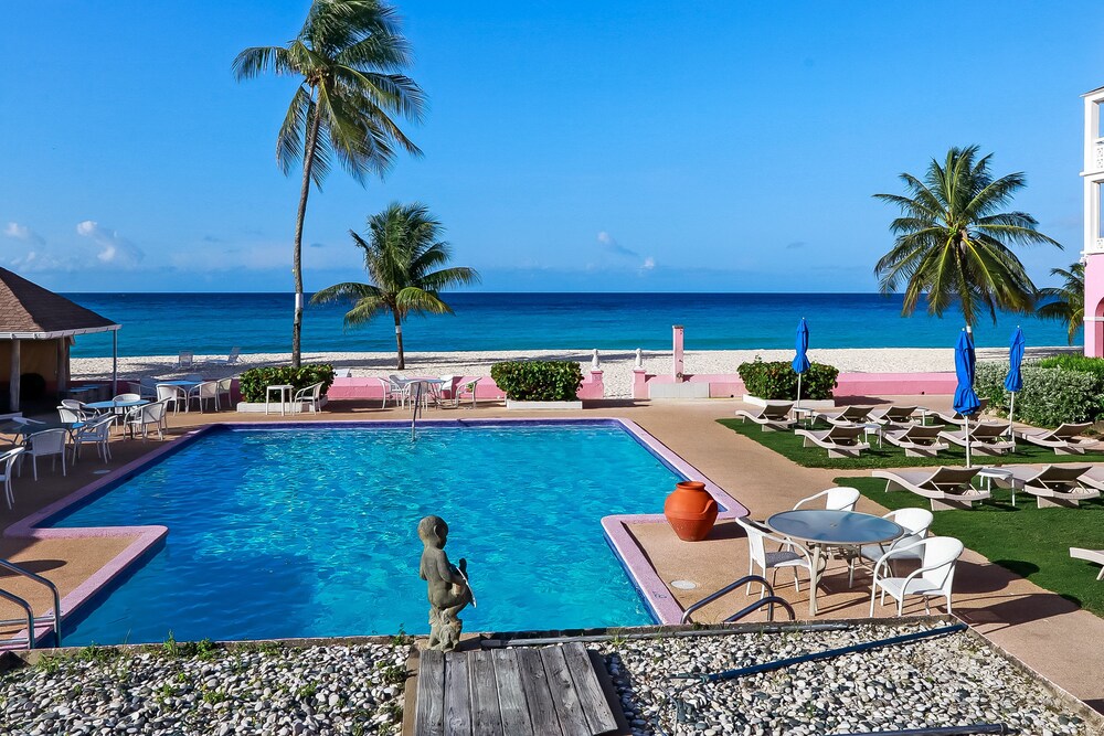 Palms Beach Club