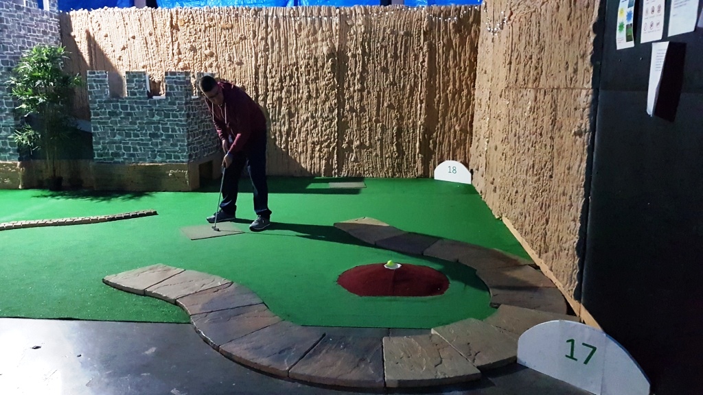 18 Hole Mini Golf