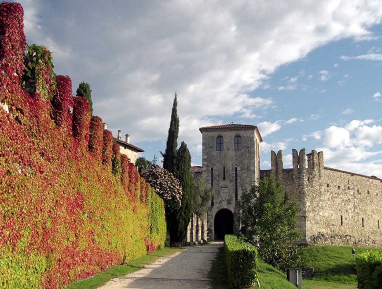 Castello di Villafranca