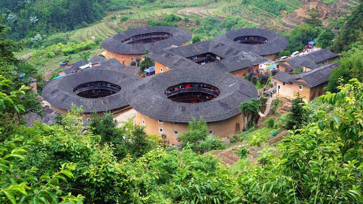 Yongding Earth Building