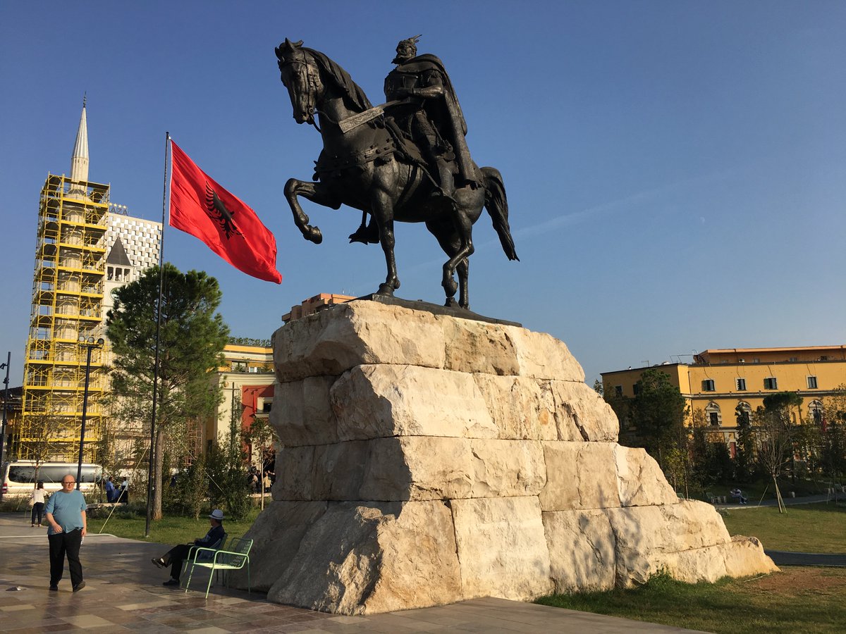 Skanderbeg Square
